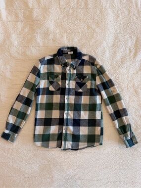 Egg by Susan Lazar Boys Flannel Green & Navy Plaid Button-Down Shirt (8)